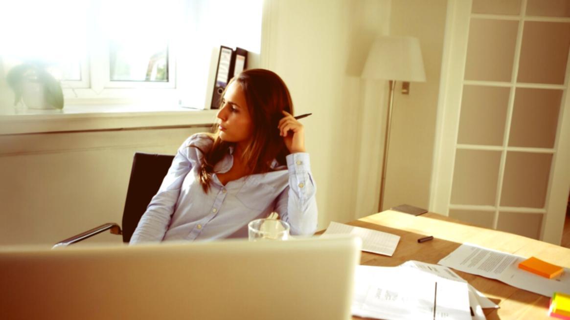 Teilnehmer bei einer Gruppenübung zur Selbstreflexion